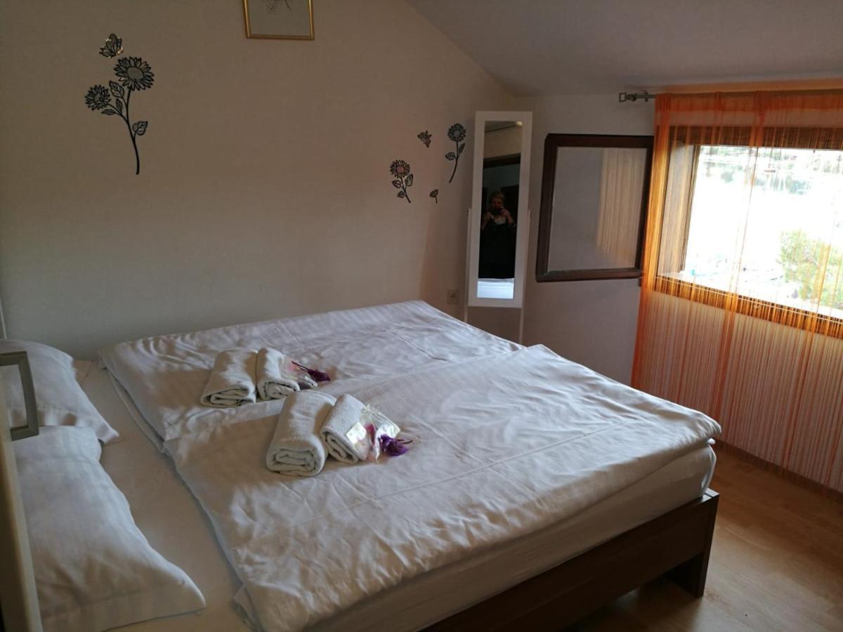 Ivanka Apartments Vrboska Eksteriør bilde